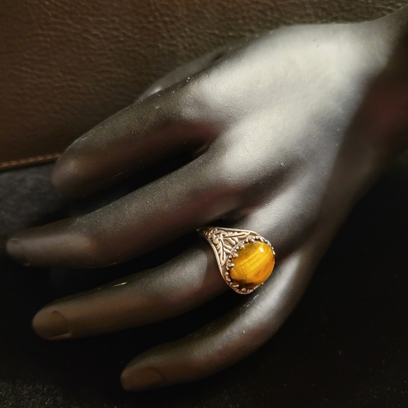 Solid 925 Sterling Silver Tiger's Eye Ring - Picture 1 of 4